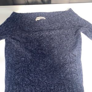 Blue off the shoulder knitted sweater